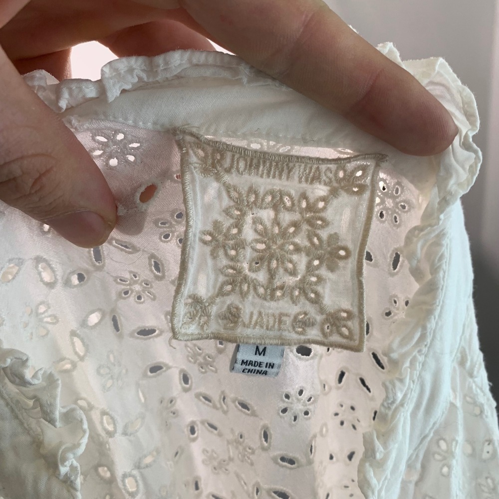 Johnny Was Jade Top M‎ White Eyelet Lace Rayon Blouse Smocked Cuff